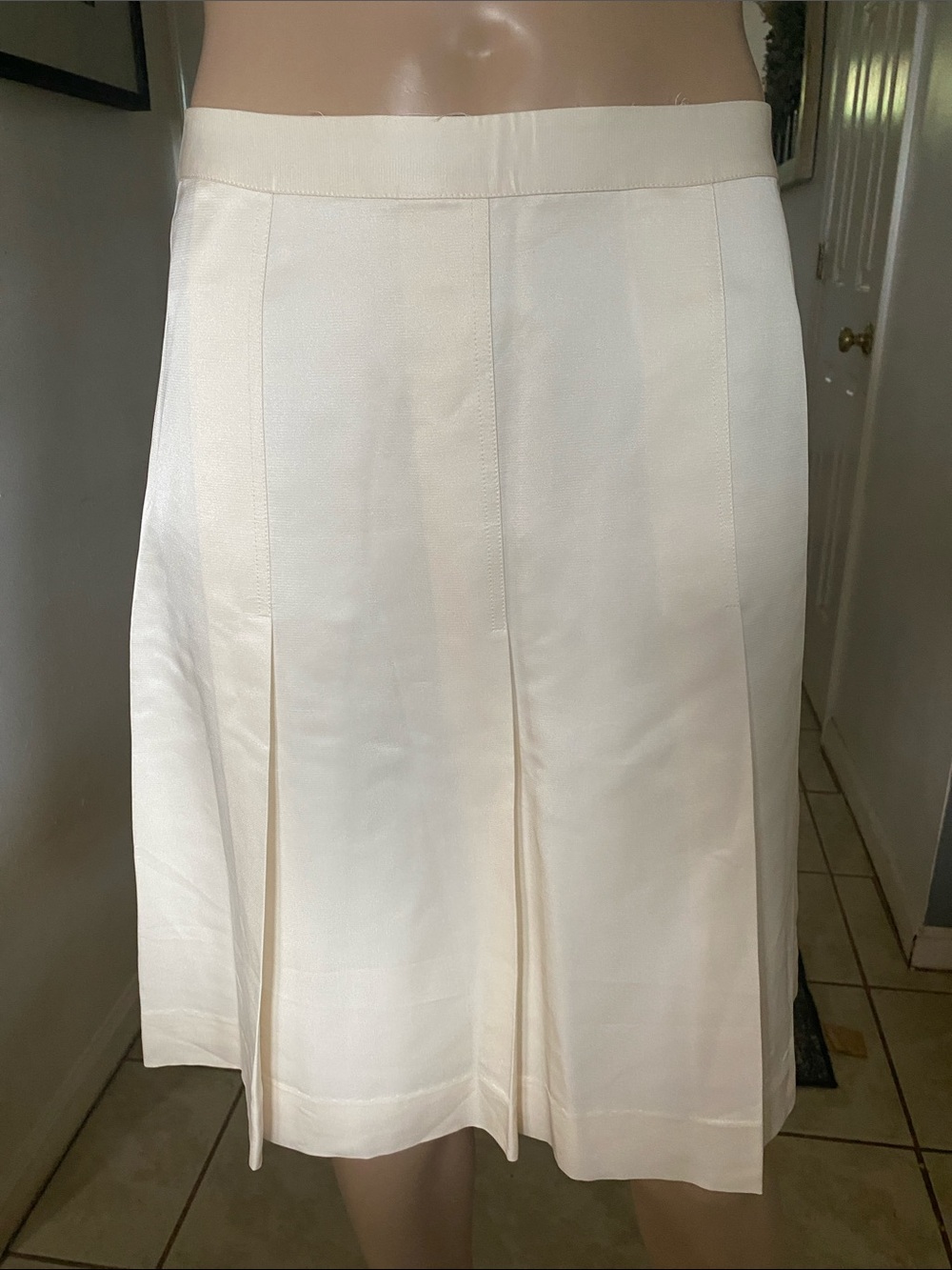Banana Republic Cream Silk A-Line Pleated Skirt
